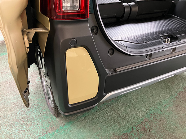 樹脂パーツ　リヤ